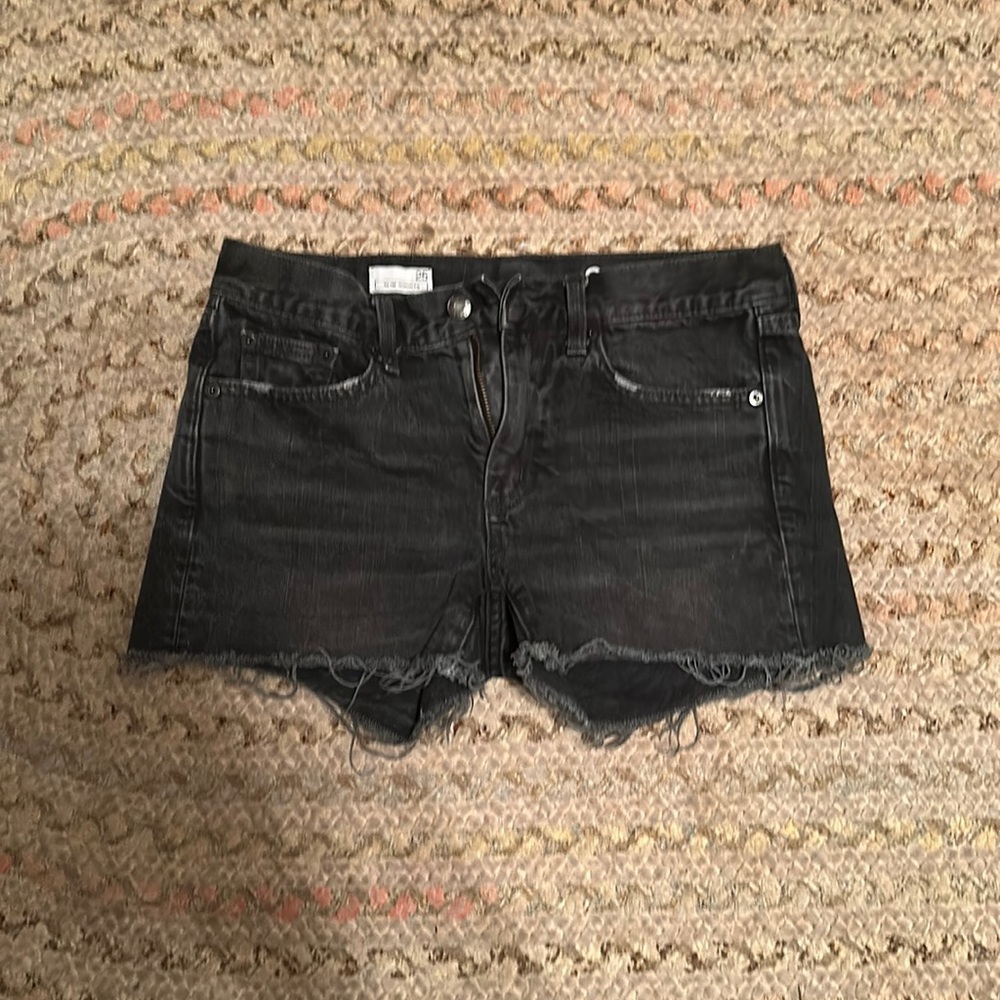 25 Black GAP Slim Shorts